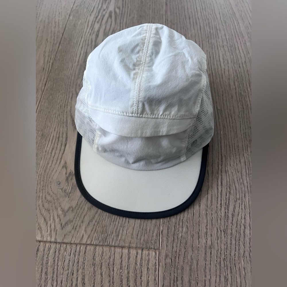 Lululemon Athletica White and Black Mesh Runner's Cap